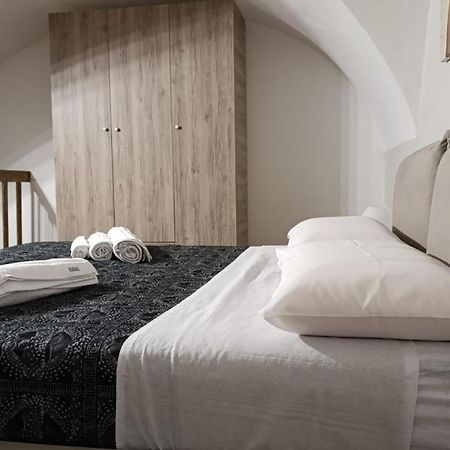Porta Garibaldi 1 Hotel Катания Екстериор снимка