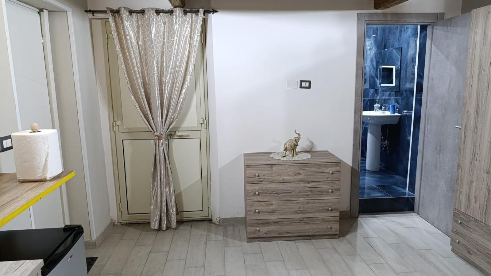 Porta Garibaldi 1 Hotel Катания Екстериор снимка