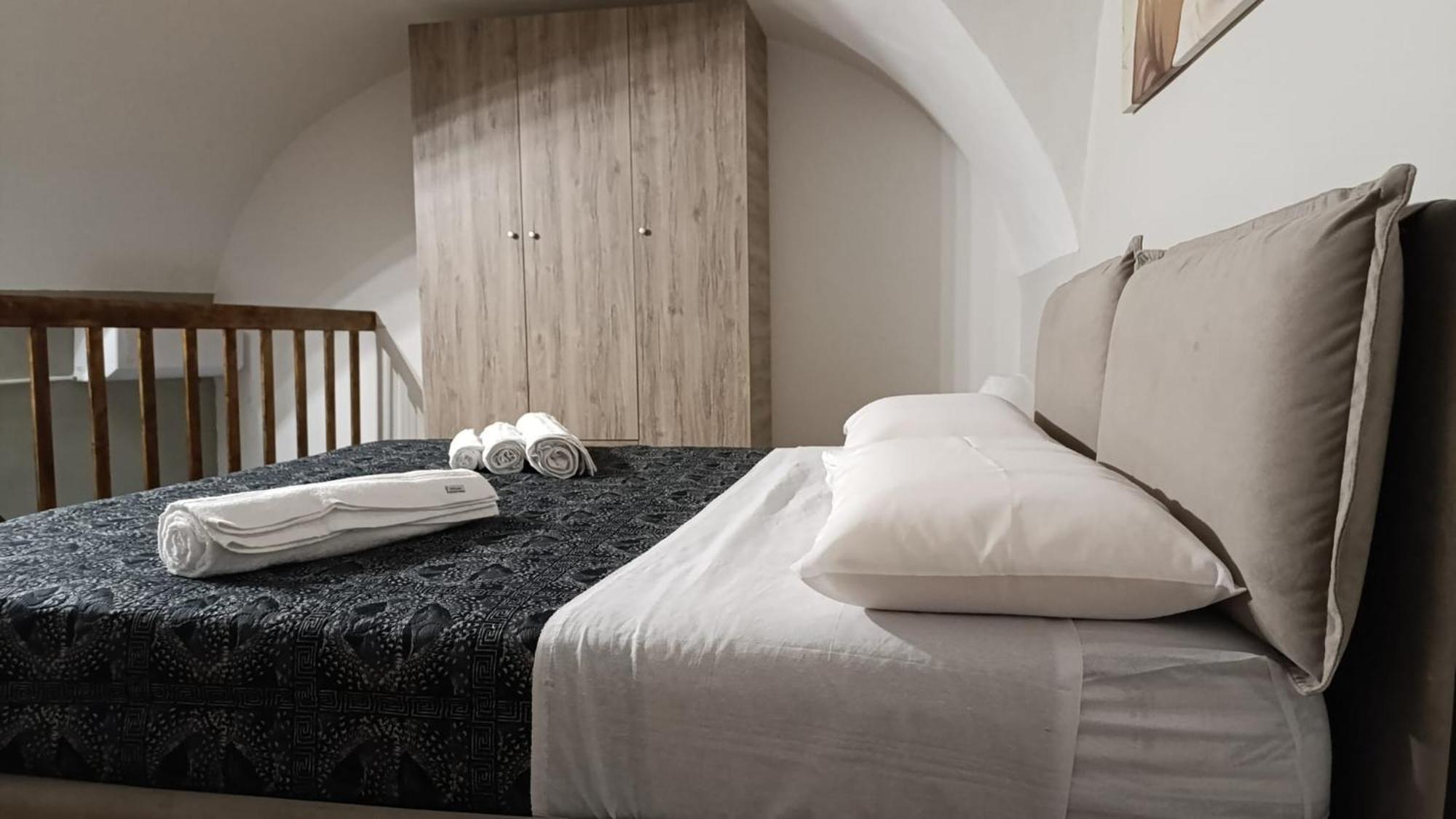 Porta Garibaldi 1 Hotel Катания Екстериор снимка