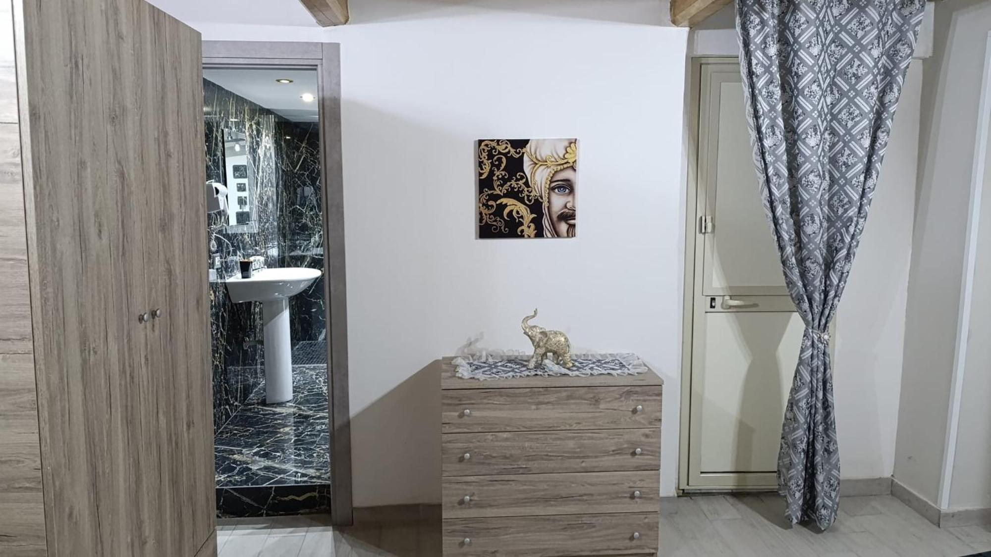 Porta Garibaldi 1 Hotel Катания Екстериор снимка